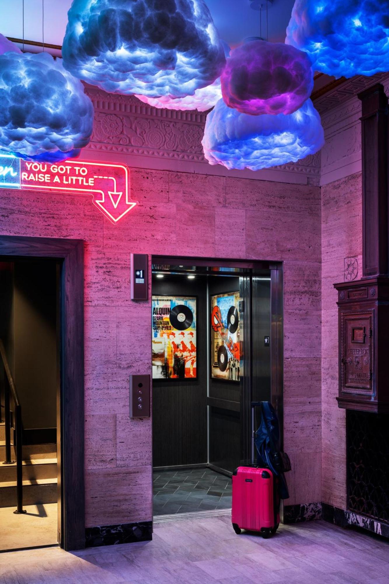 Moxy Springfield Downtown Hotel Exterior photo