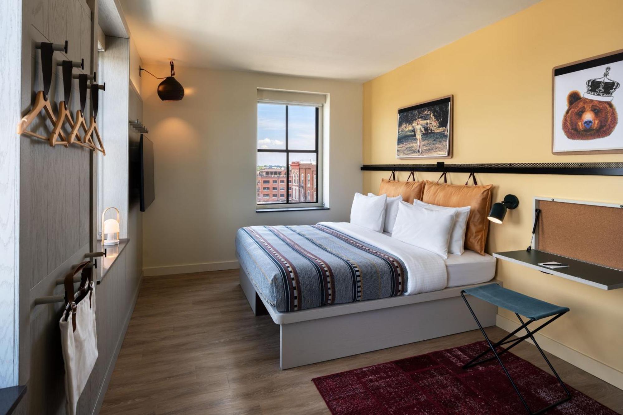 Moxy Springfield Downtown Hotel Exterior photo