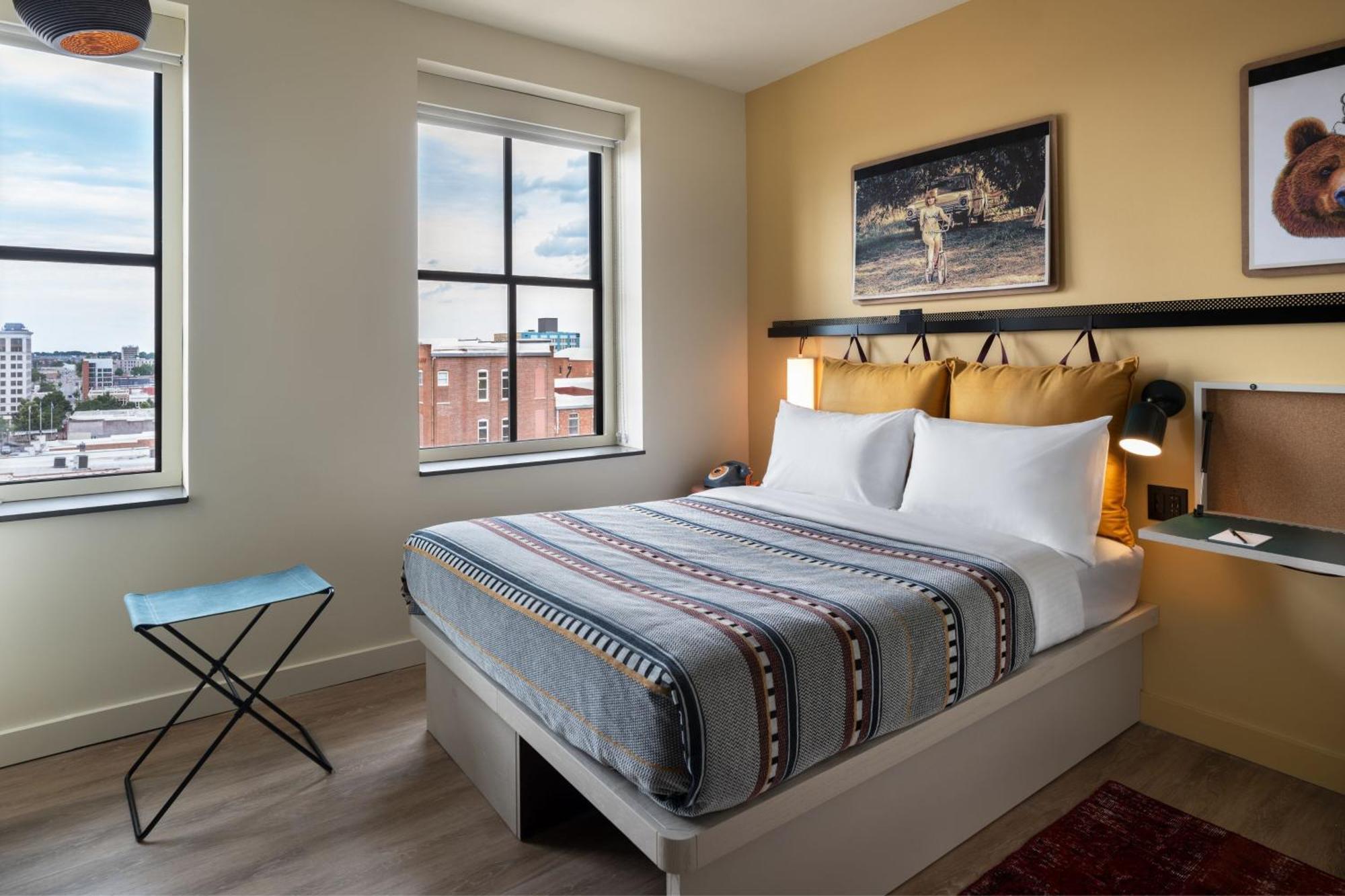 Moxy Springfield Downtown Hotel Exterior photo