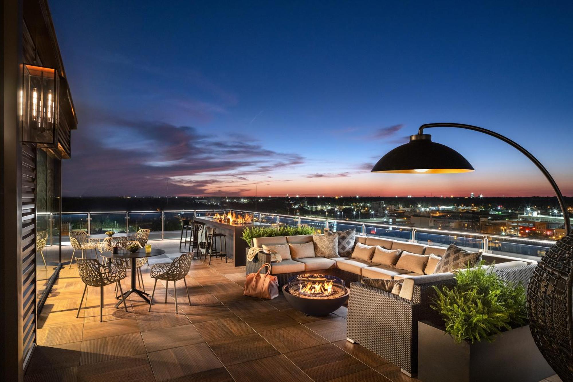 Moxy Springfield Downtown Hotel Exterior photo